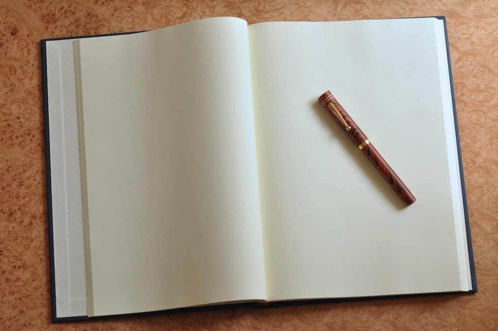 Minimalism VS Heavy Details in a&nbsp;Novel